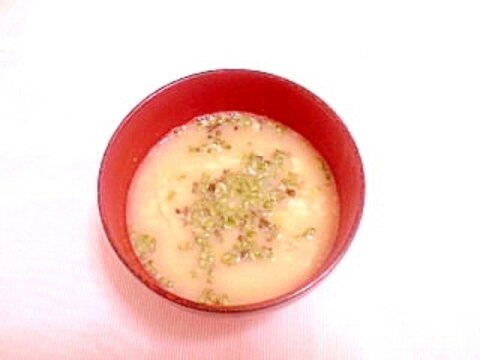 紫蘇の実のかきたまお味噌汁